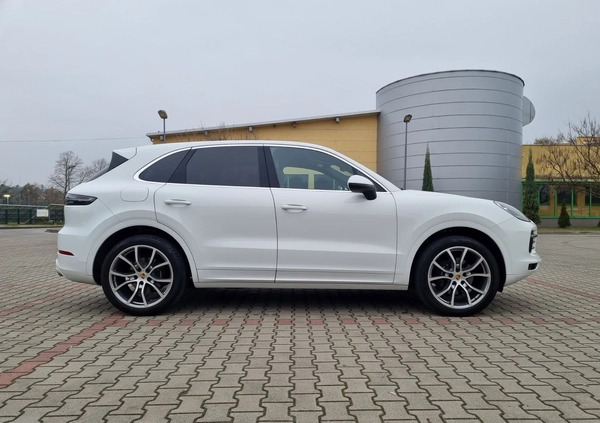 Porsche Cayenne cena 319900 przebieg: 51300, rok produkcji 2020 z Janów Lubelski małe 379